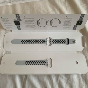 40mm Nike Apple Watch Sport Band - Pure Platinum